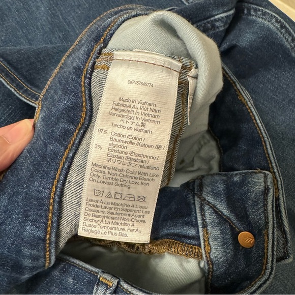 Classic Blue Women's Jeans - Picture 9 of 9